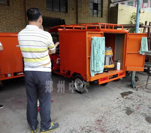 上門洗車機(jī)客戶考察現(xiàn)場(chǎng) 上門洗車機(jī)客戶考察現(xiàn)場(chǎng)